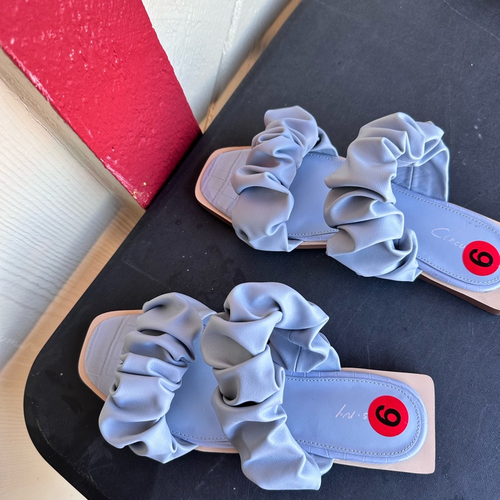 Women slip on slippers